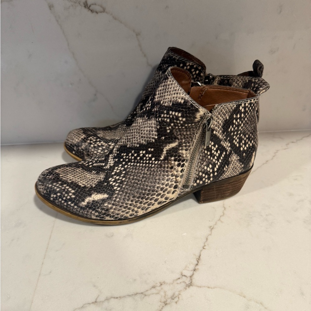 Lucky Brand Basel Black and Gray Ankle Booties 9.5